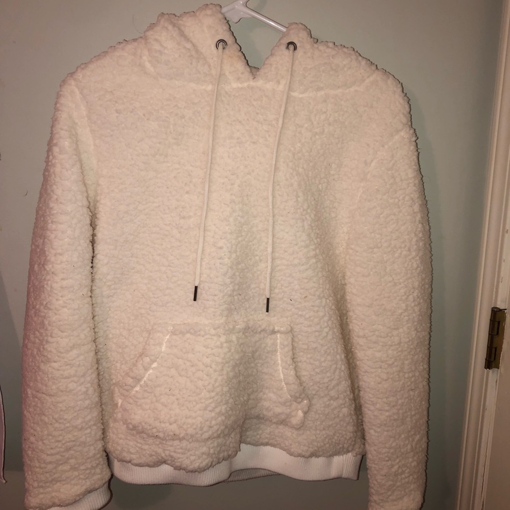 white puffy pullover